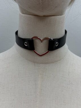 Black Heart Choker Necklace Faux Leather Heart Choker Adjustable Punk Goth